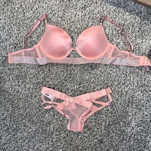 New Victoria’s Secret Bra and Underwear Set